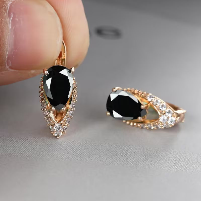 Charming Earring for Any Occasion