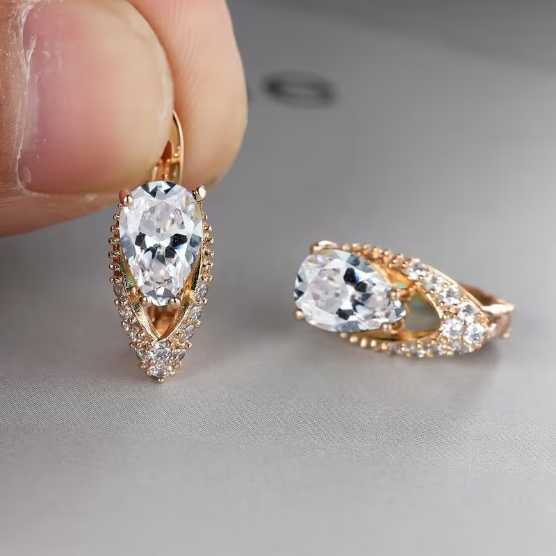 Charming Earring for Any Occasion