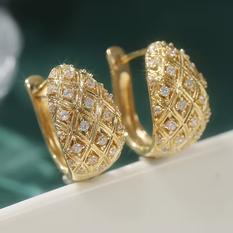Charming Earring for Any Occasion