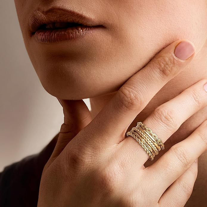 Beautiful Gold Set with Unique Style