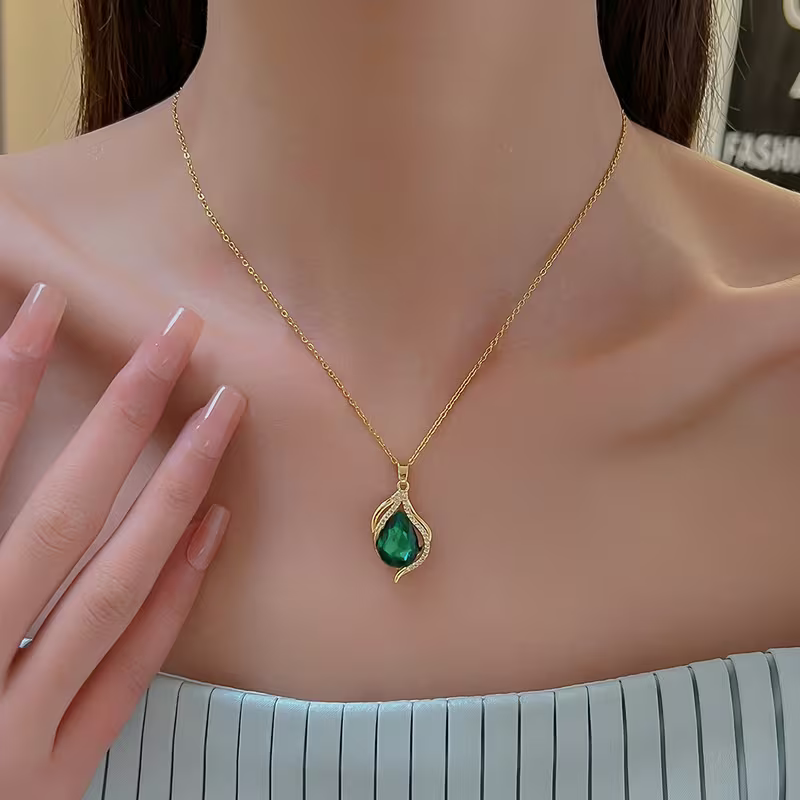 Stunning Necklace for Daily Wear