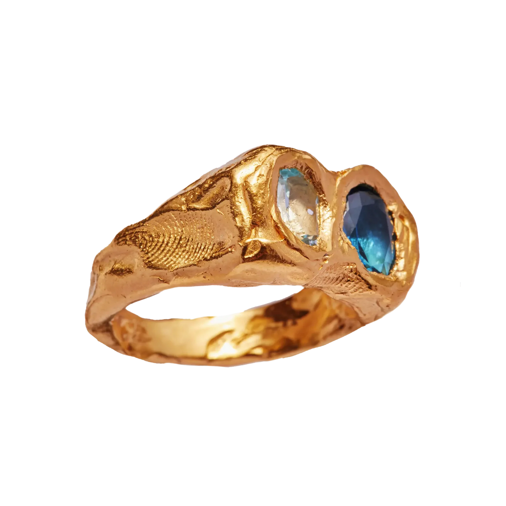 Classic Gold Ring with Timeless Appeal