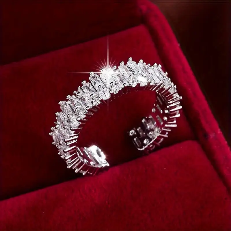 Sparkling Silver Ring