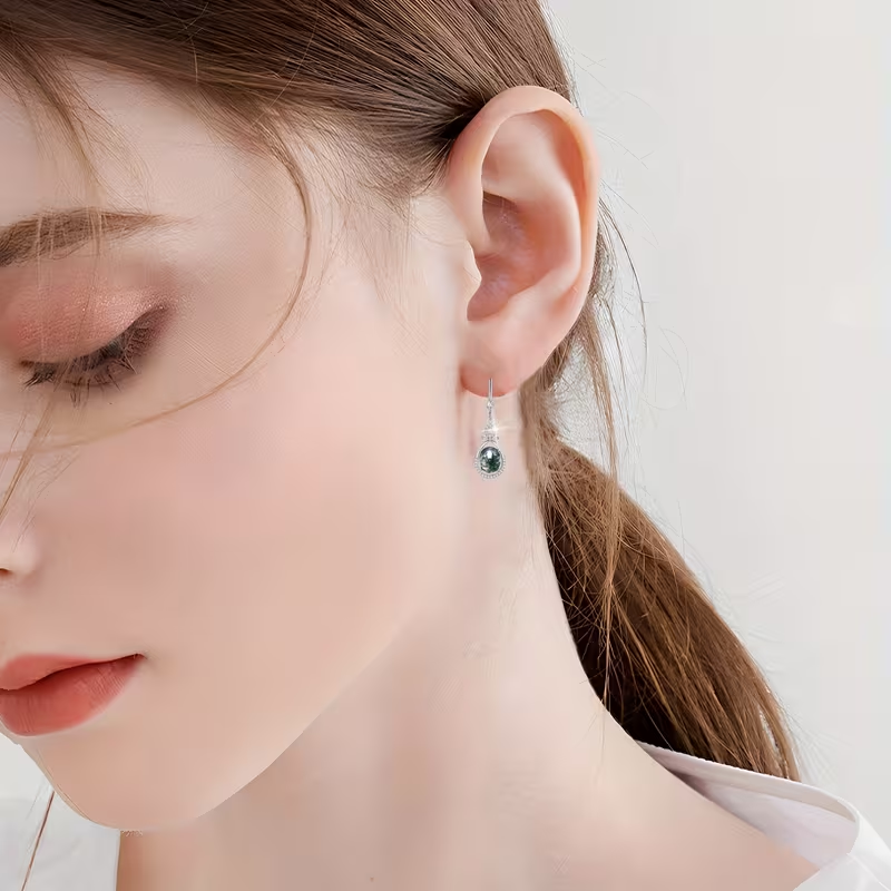 Charming Earring for Any Occasion