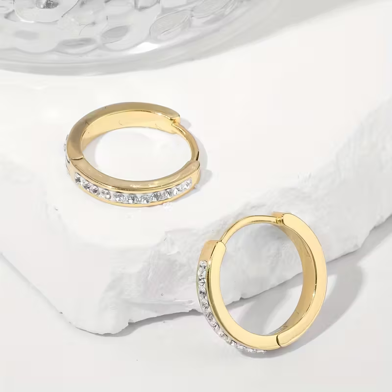 Charming Gold Earring for Any Occasion
