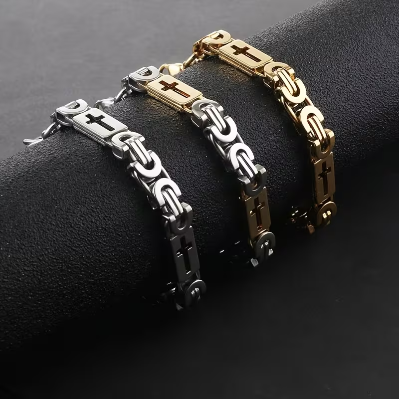 Classic Gold Bracelet with Timeless Appeal