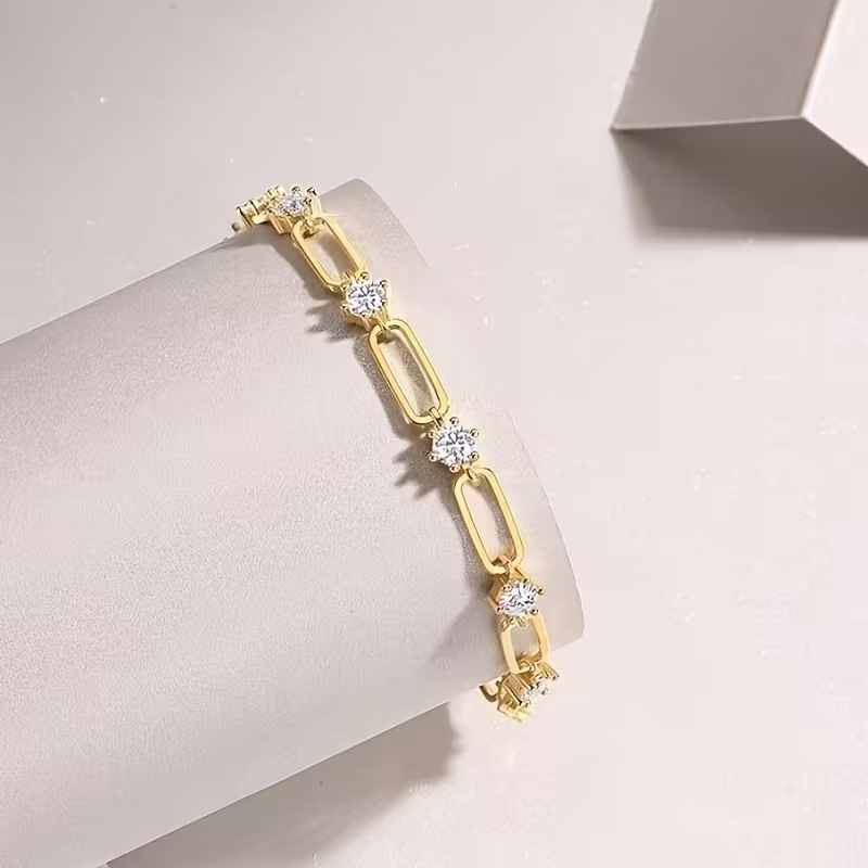 Charming Gold Bracelet for Any Occasion
