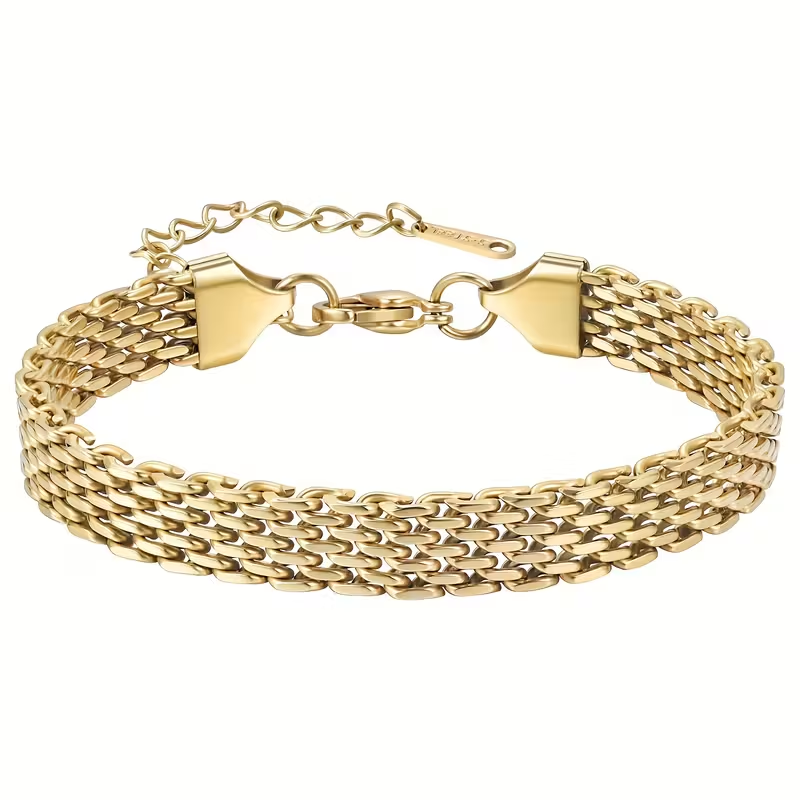Classic Gold Bracelet with Timeless Appeal