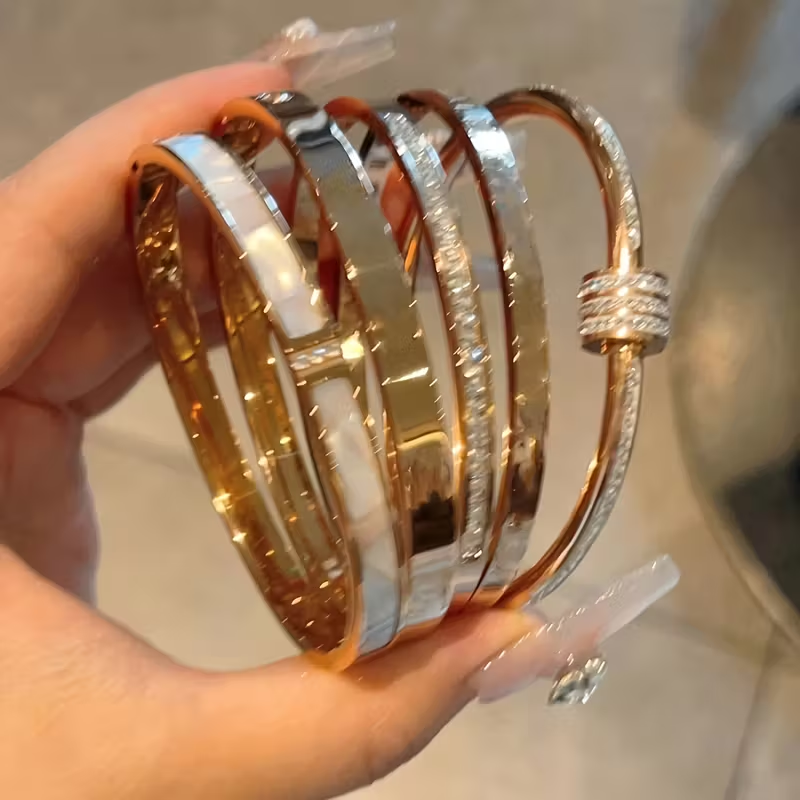 Beautiful Gold Bracelet with Unique Style
