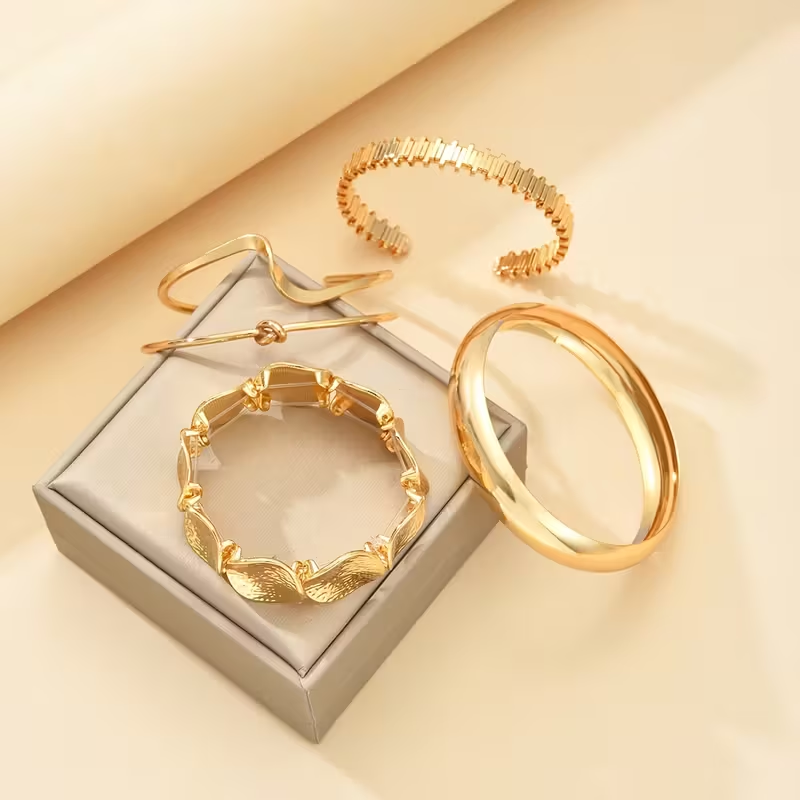 Beautiful Gold Set with Unique Style
