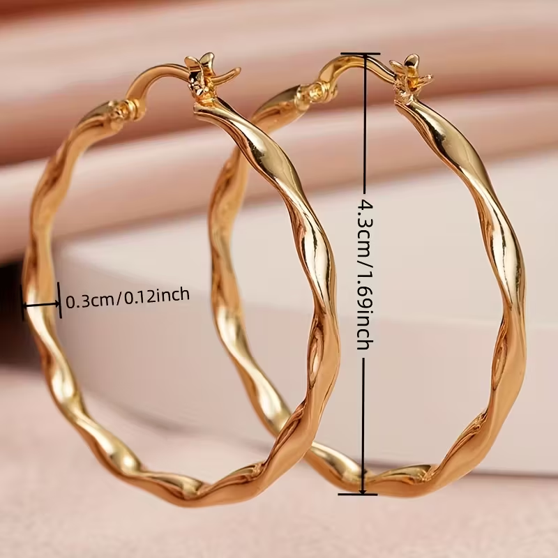 Elegant Gold Earring for Every Occasion