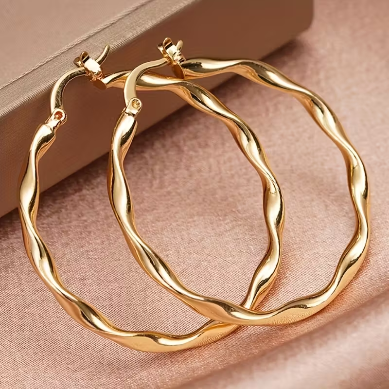 Elegant Gold Earring for Every Occasion