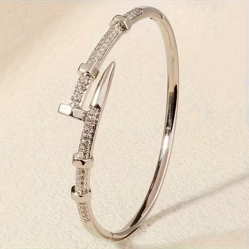 Beautiful Gold Bracelet with Unique Style