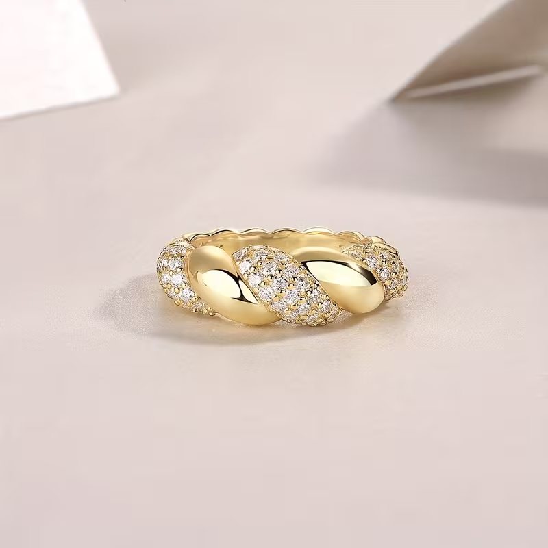Stunning Gold Ring for Daily Wear
