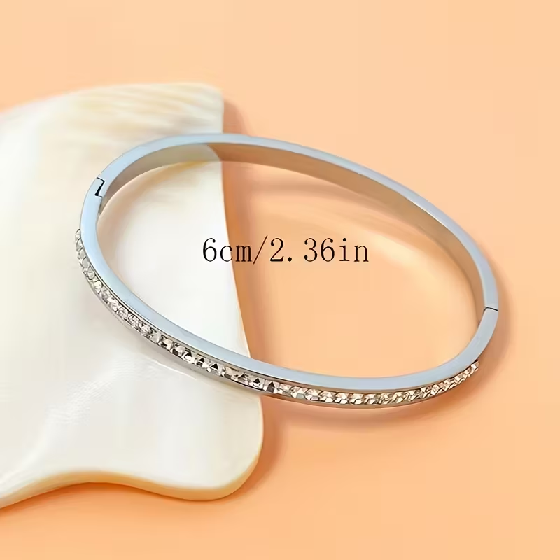 Stunning Silver Bracelet for Daily Wear
