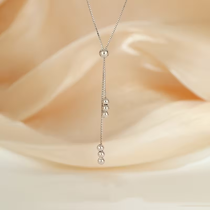 Romantic Silver Necklace for Special Moments