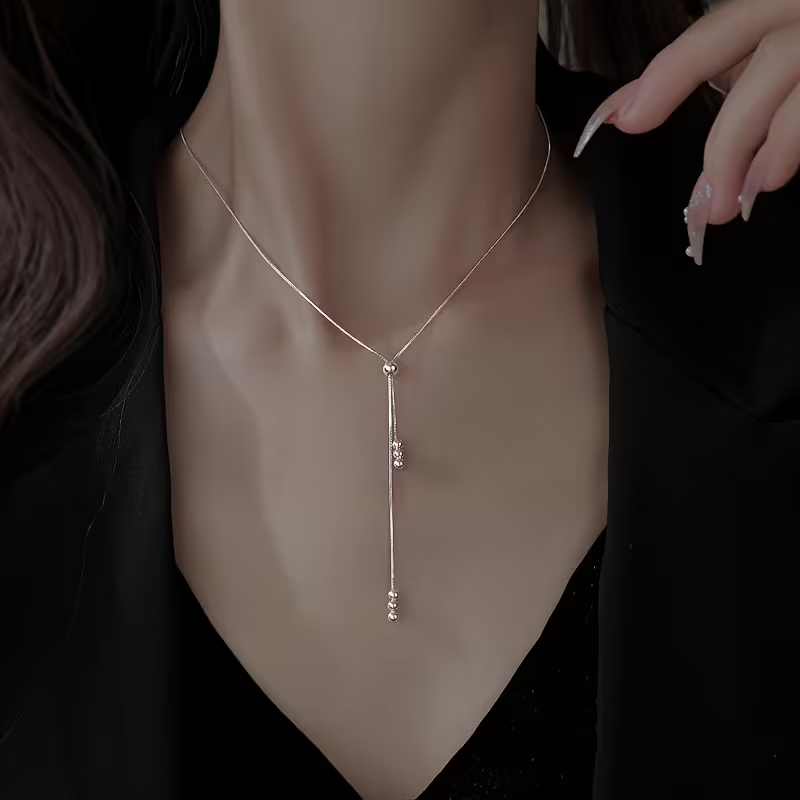 Romantic Silver Necklace for Special Moments