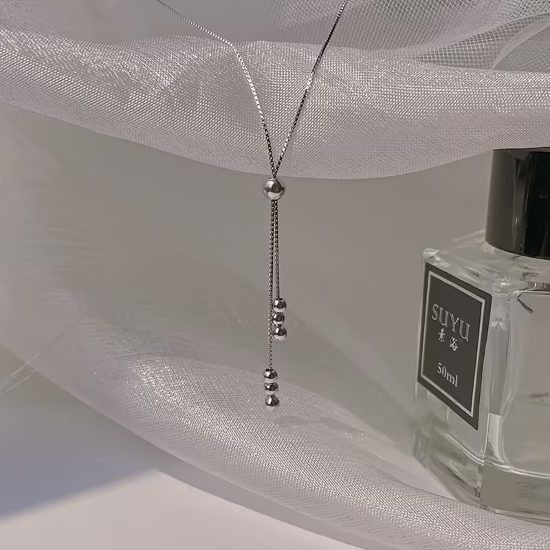 Romantic Silver Necklace for Special Moments