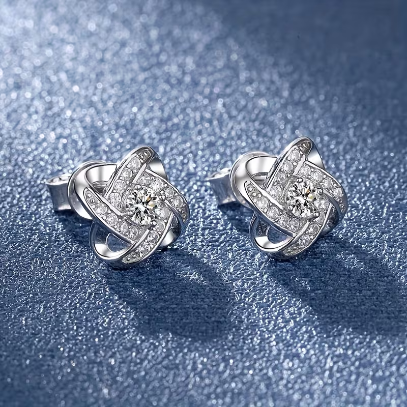 Charming Silver Earring for Any Occasion