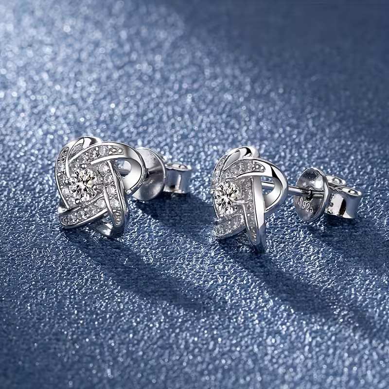 Charming Silver Earring for Any Occasion