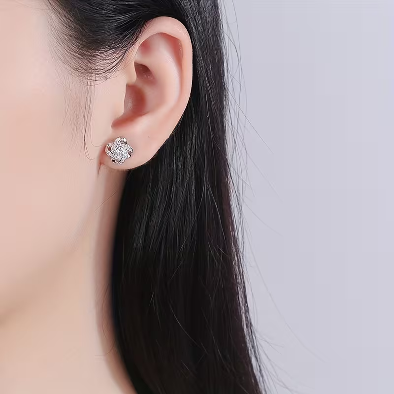 Charming Silver Earring for Any Occasion