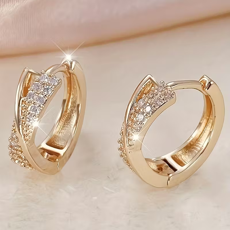 Classic Gold Earring with Timeless Appeal