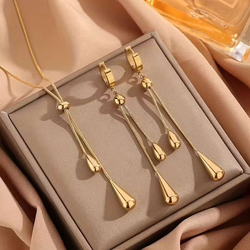 Classic Gold Set with Timeless Appeal