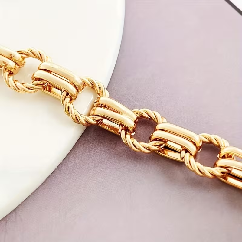 Charming Gold Bracelet for Any Occasion