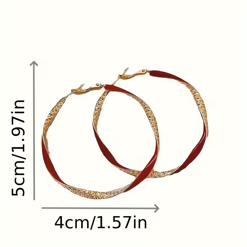 Charming Gold Earring for Any Occasion