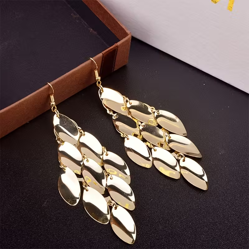 Charming Gold Earring for Any Occasion