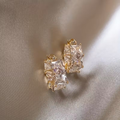 Stunning Gold Earring for Daily Wear