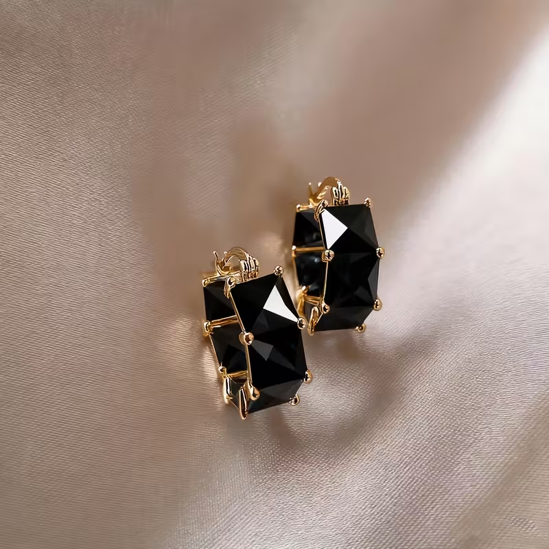 Stunning Gold Earring for Daily Wear