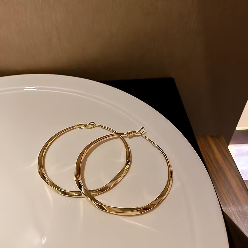 Vintage Handmade Gold Earring