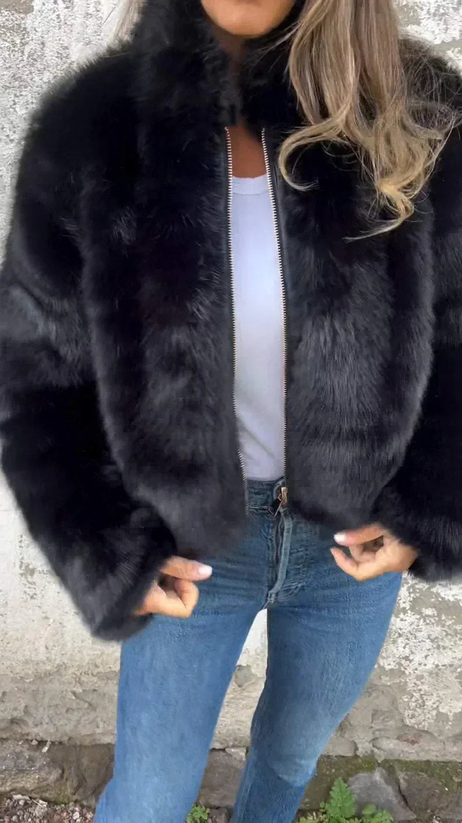 JO | elegant fur coat with zipper