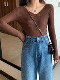 JO | Basic knitted V-neck sweater
