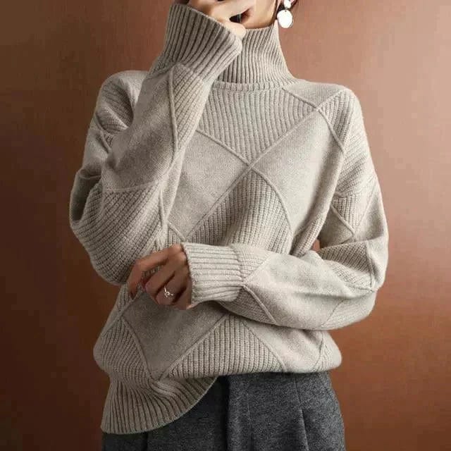 JO | Stylish turtleneck sweater
