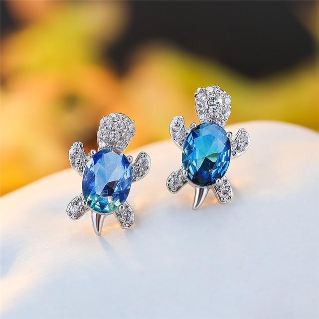 Romantic Silver Earring for Special Moments
