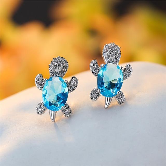 Romantic Silver Earring for Special Moments