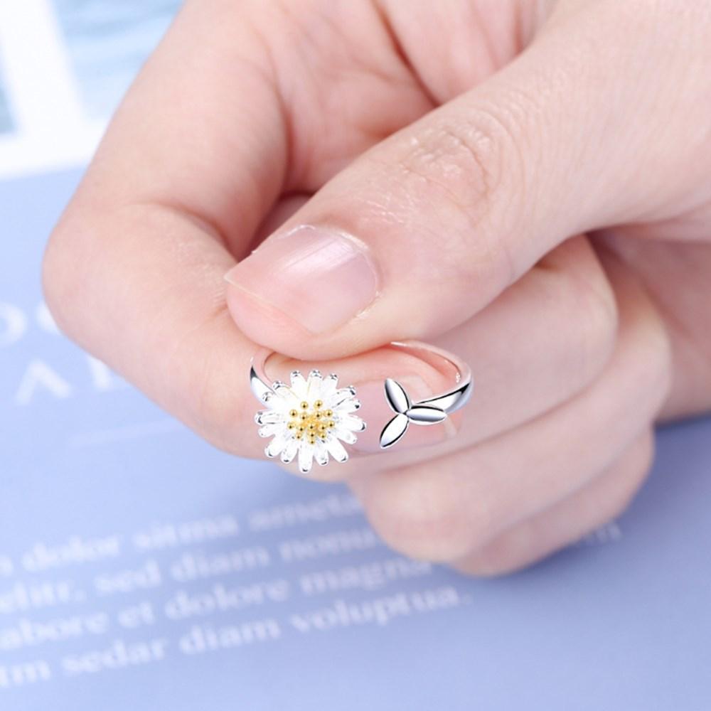 Charming Silver Ring for Any Occasion