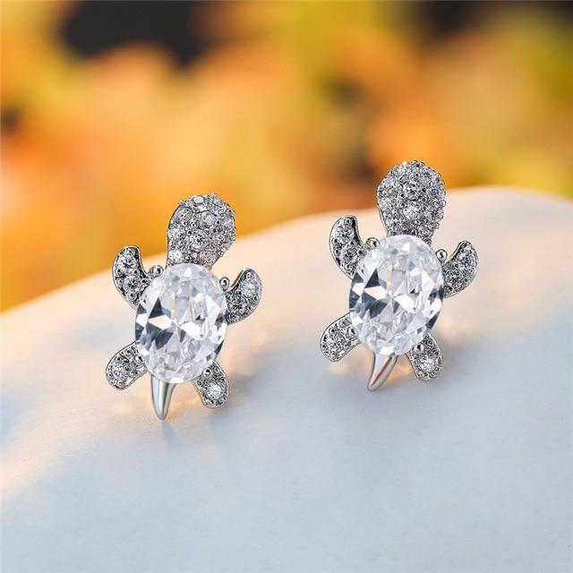 Romantic Silver Earring for Special Moments