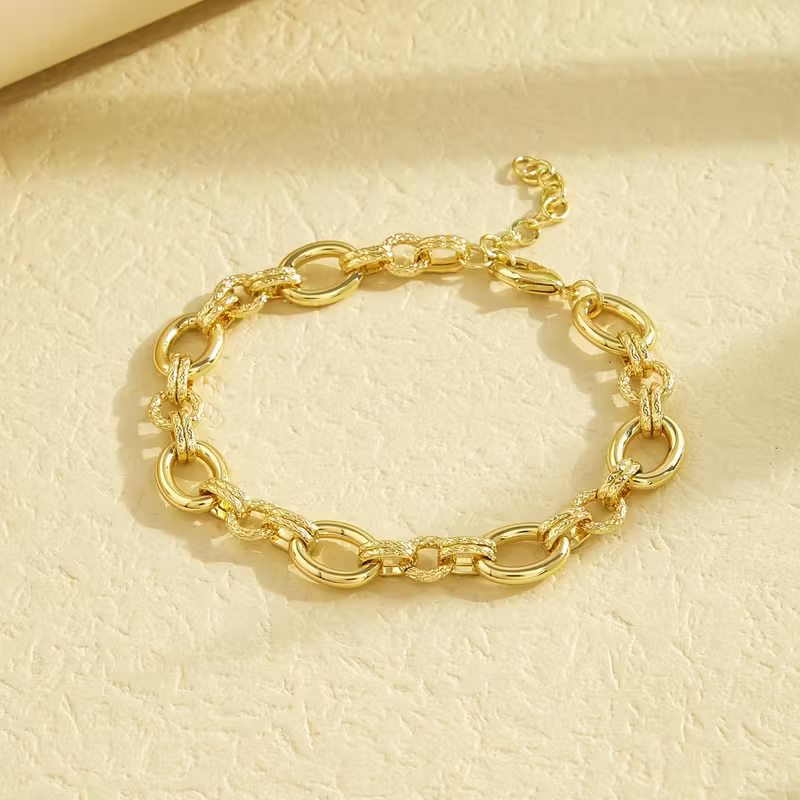 Charming Bracelet for Any Occasion