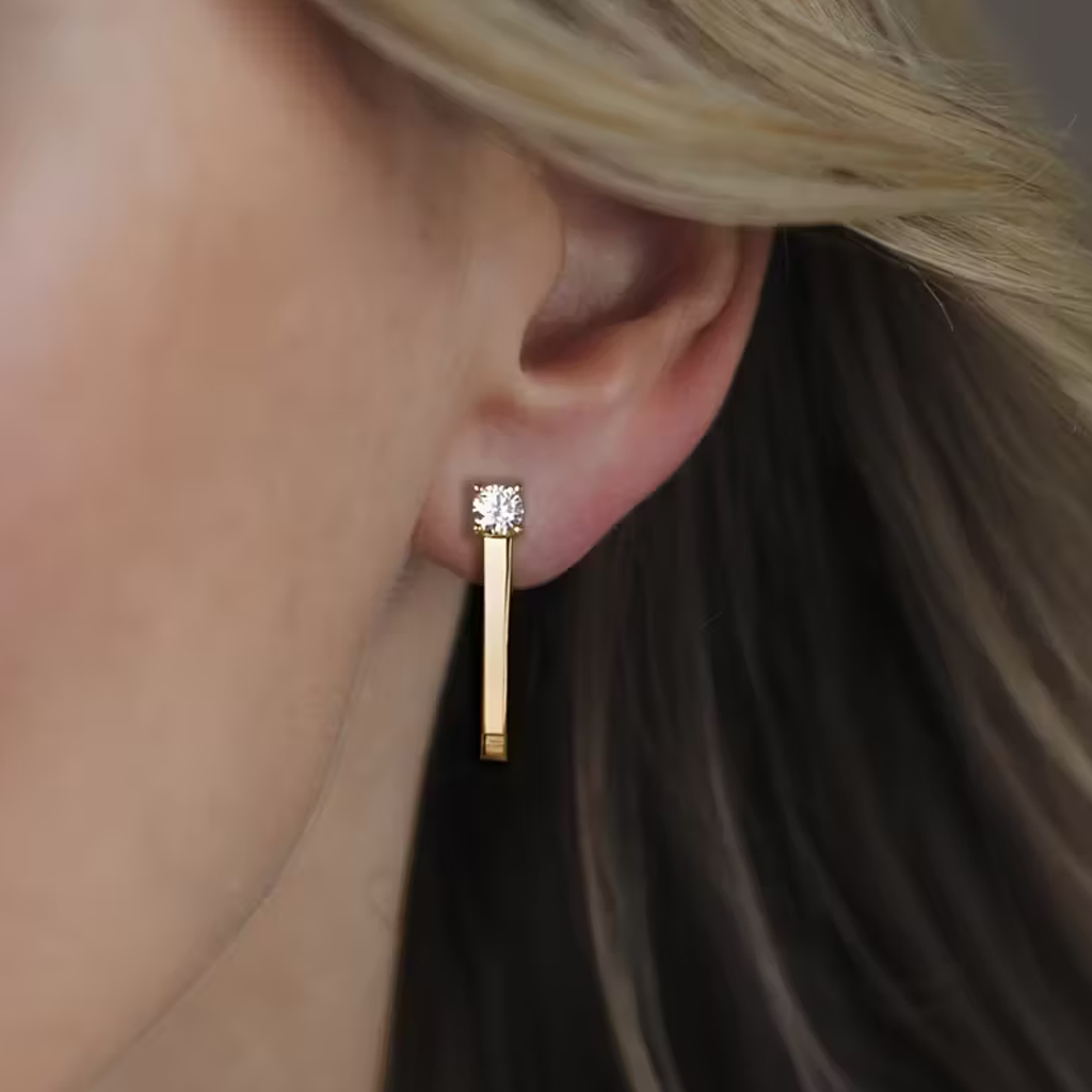 Romantic Gold Earring for Special Moments